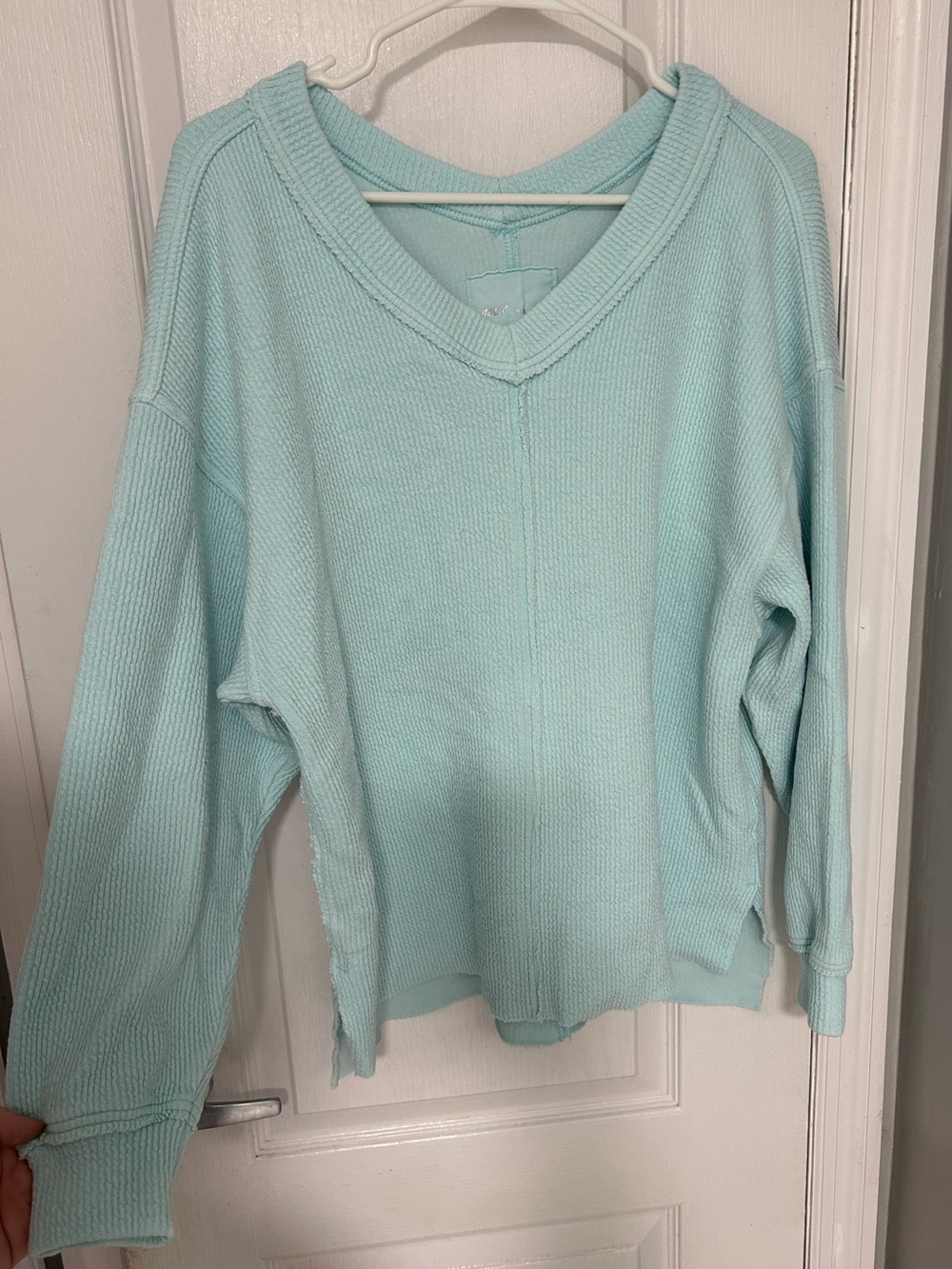 Aerie- Wonder Textured V-Neck Sweatshirt 🩵